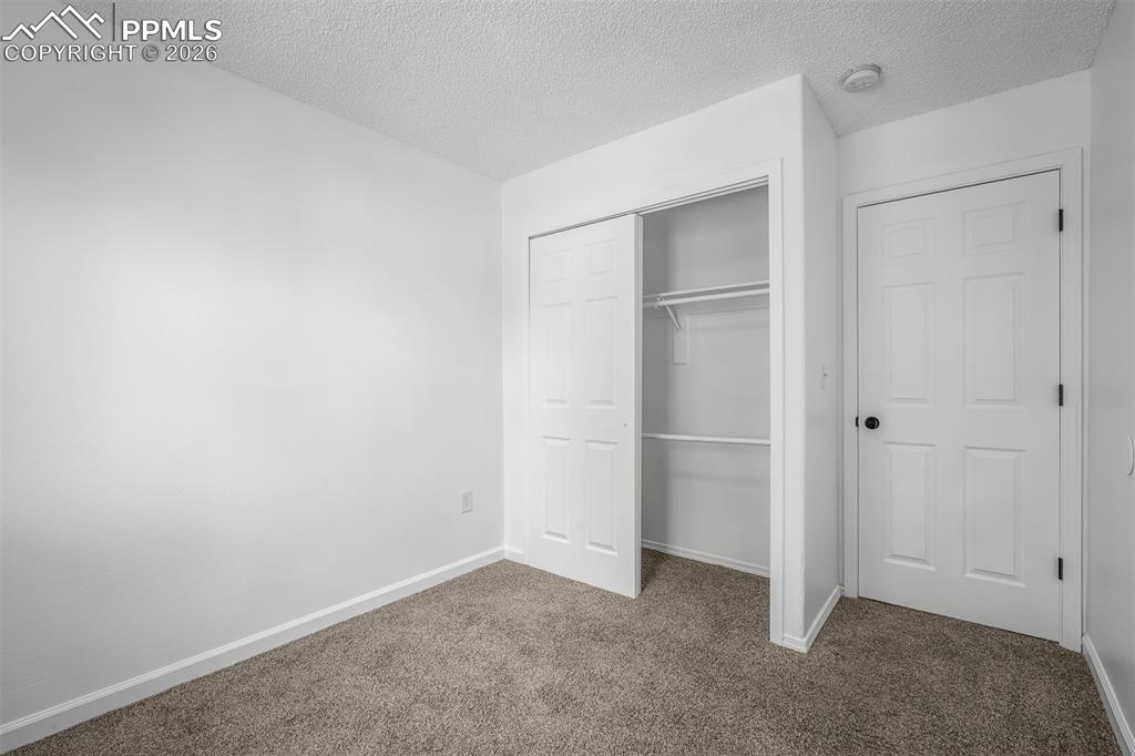 Image 31 of 45: Bedroom