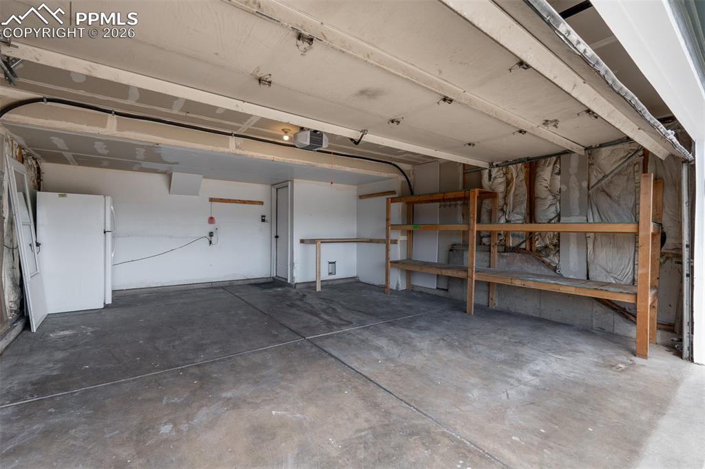 Image 44 of 45: Garage