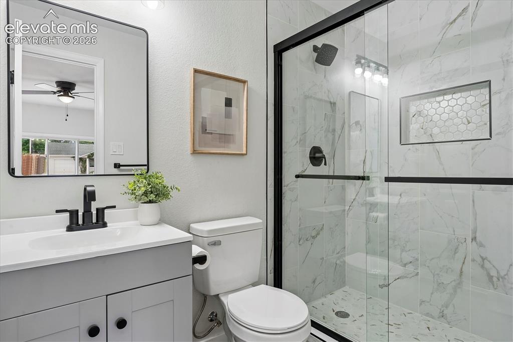 Image 11 of 21: Bathroom
