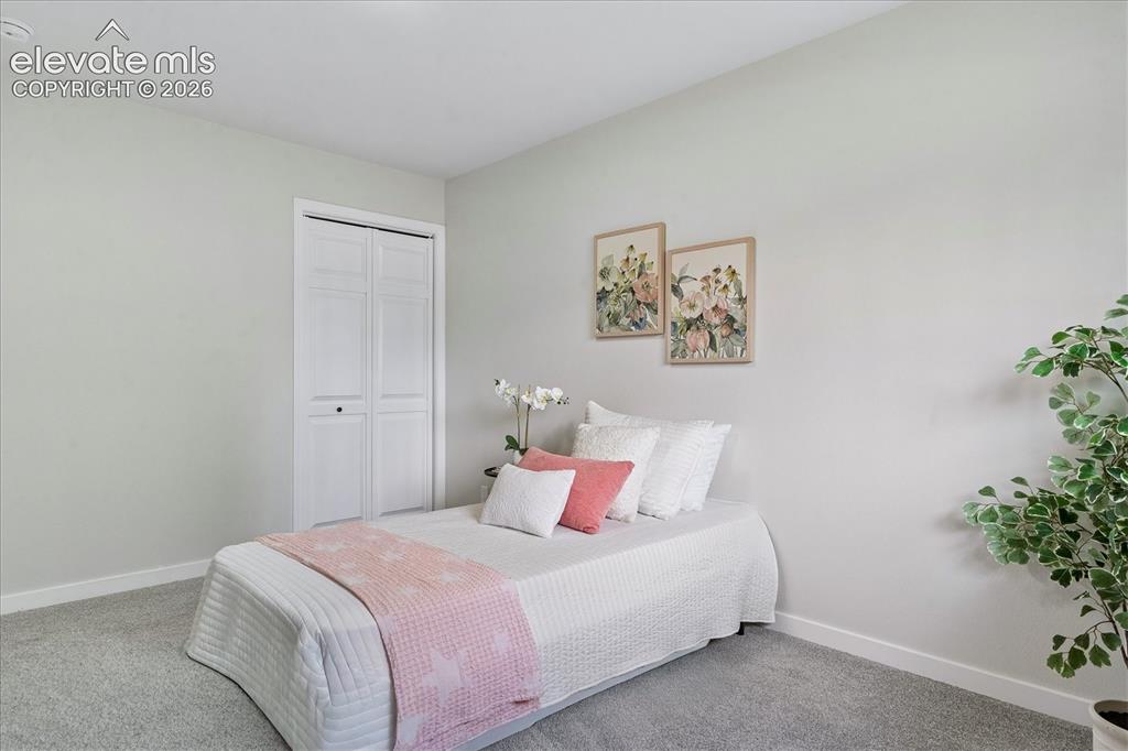 Image 16 of 21: Bedroom