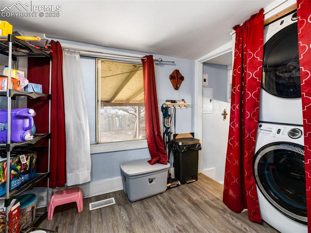 Image 8 of 25: Back side of the kitchen