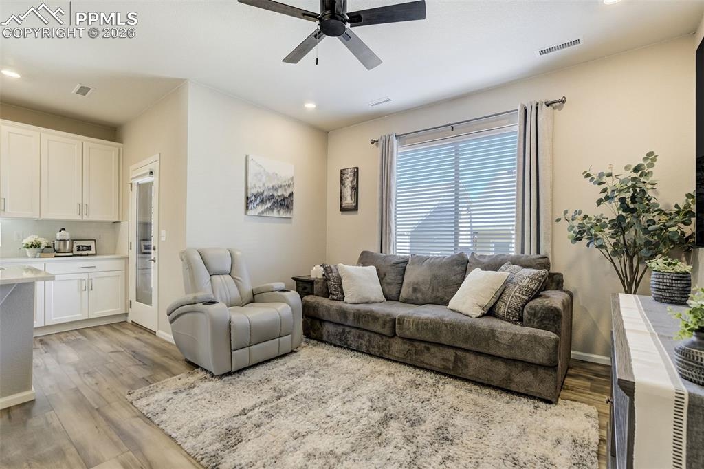 Image 14 of 40: Living Room