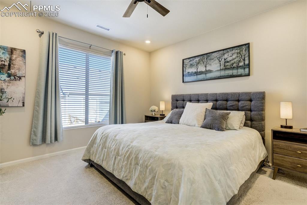 Image 18 of 40: Bedroom