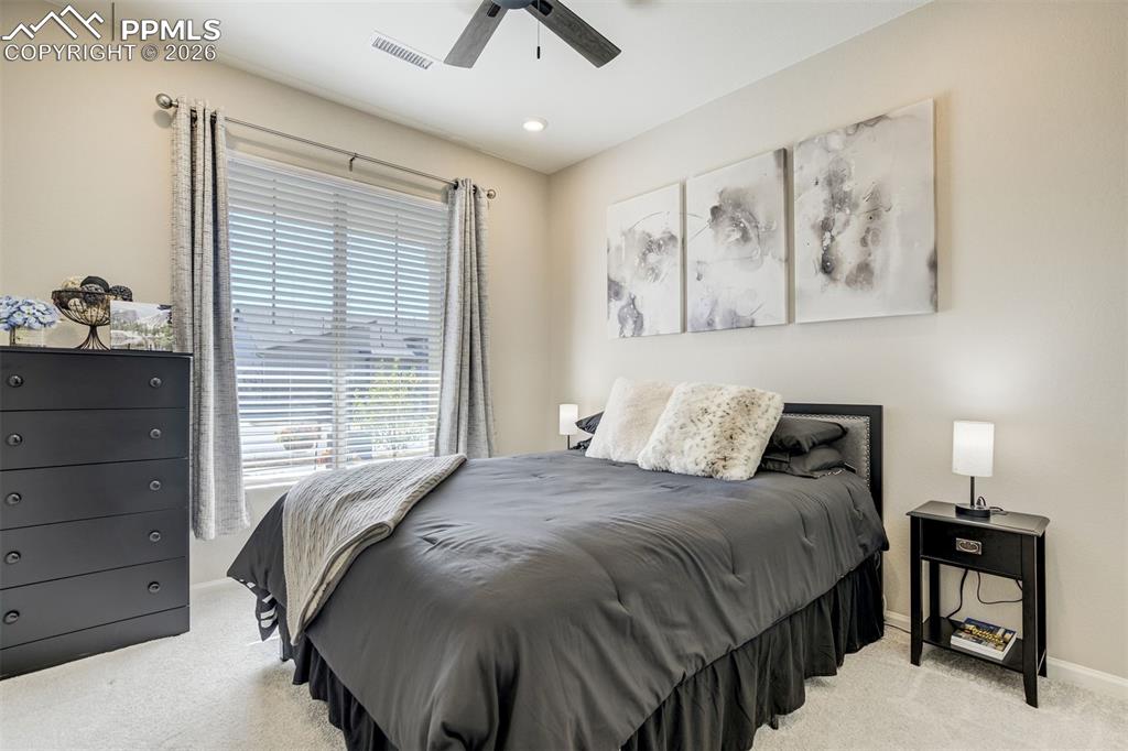 Image 23 of 40: Bedroom