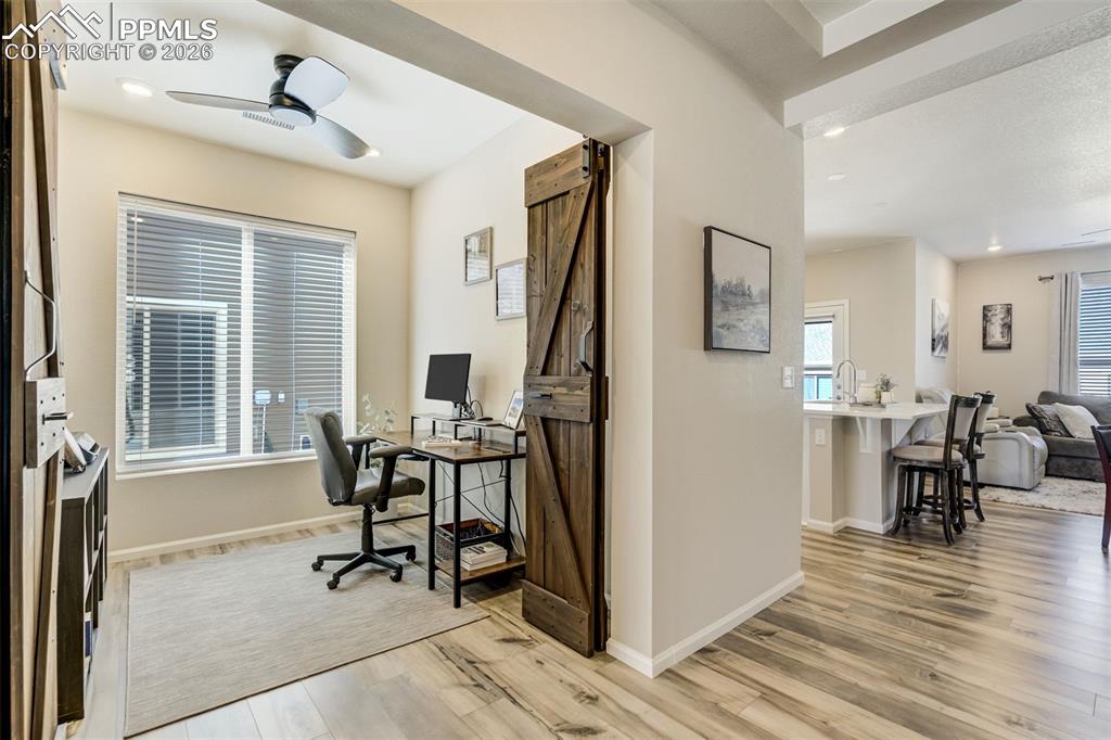 Image 6 of 40: Office