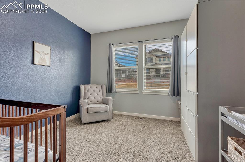 Image 20 of 32: Bedroom