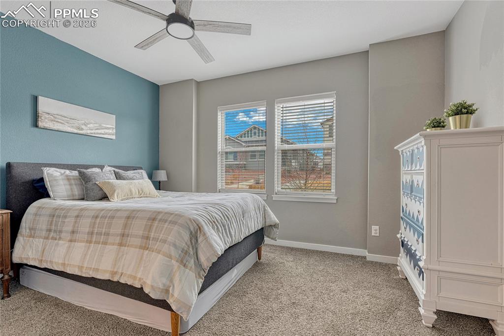 Image 24 of 32: Bedroom