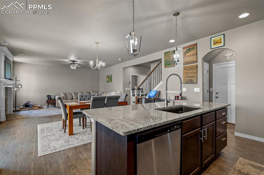 Image 11 of 37: Kitchen