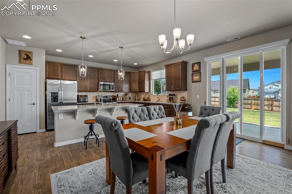 Image 3 of 37: Dining Area
