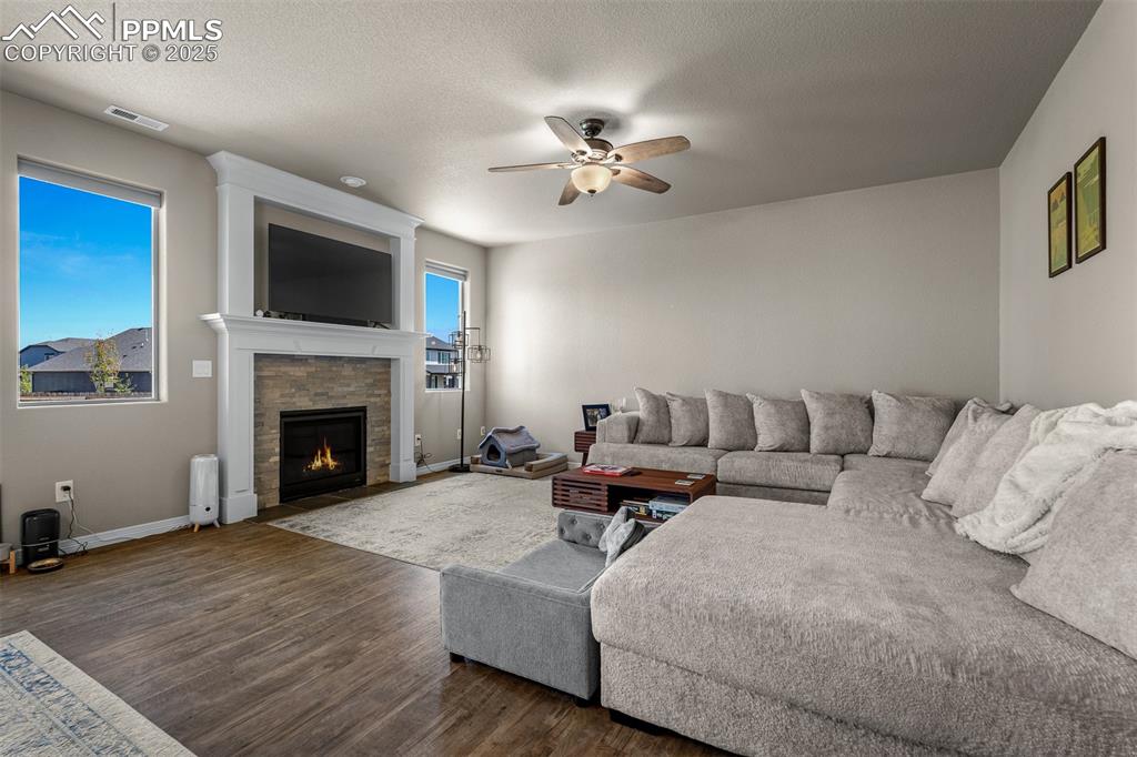 Image 9 of 37: Living Room