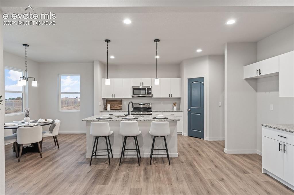 Image 14 of 41: Kitchen