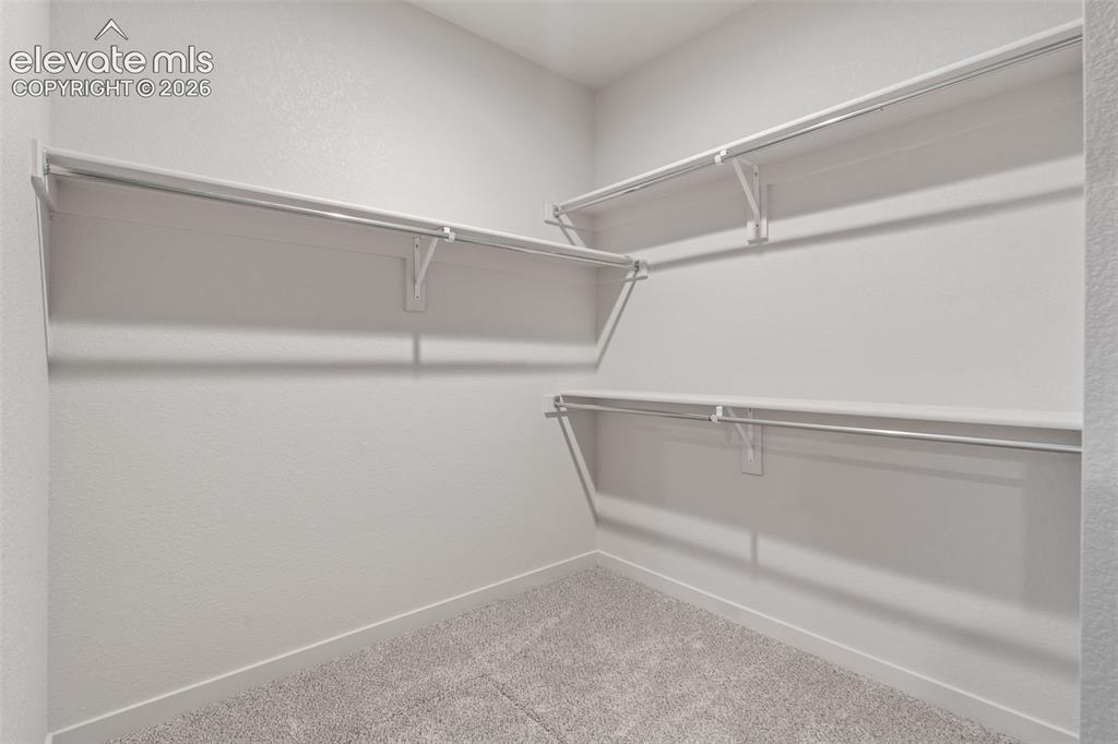 Image 28 of 41: Closet