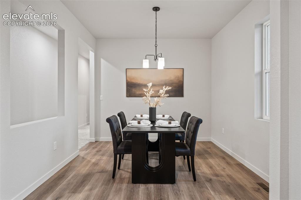 Image 6 of 41: Dining Area