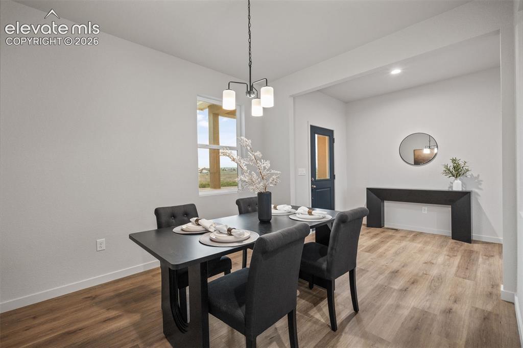 Image 7 of 41: Dining Area
