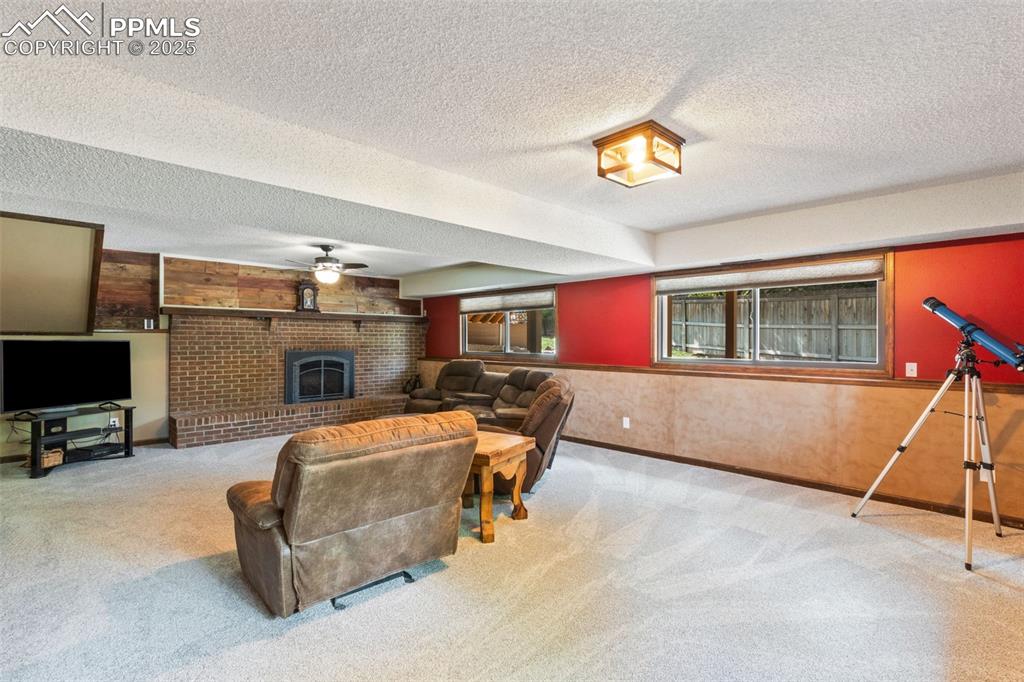 Image 19 of 30: Family Room