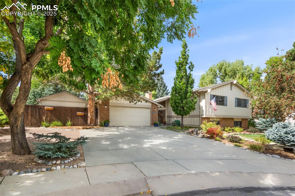 Image 2 of 30: Front of Structure