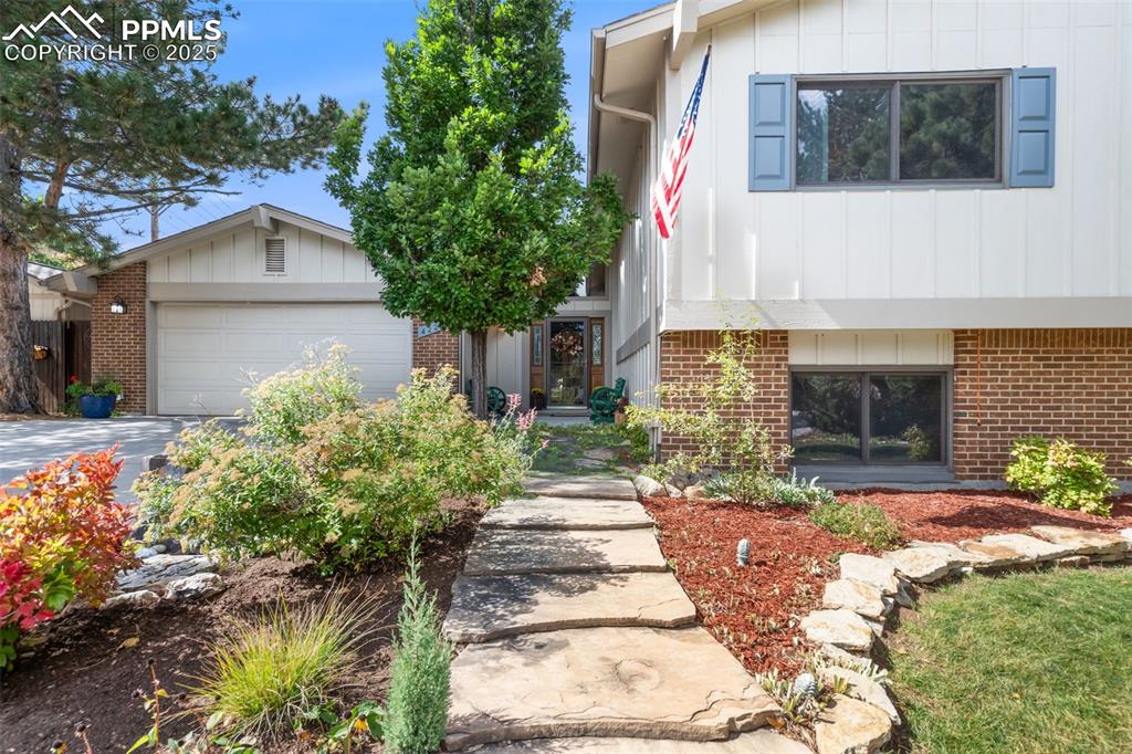 Image 3 of 30: Front of Structure