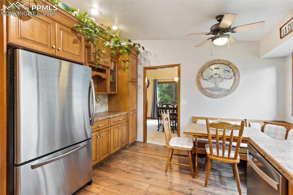 Image 7 of 30: Kitchen