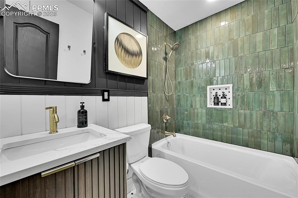 Image 23 of 47: Fully updated bath inside and out.