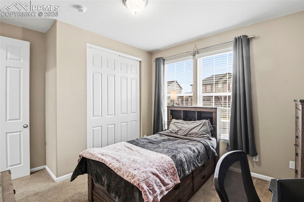 Image 19 of 47: Bedroom