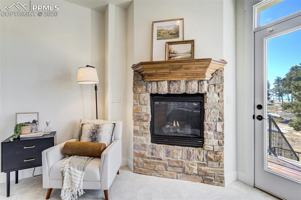 Image 20 of 50: Sitting Room