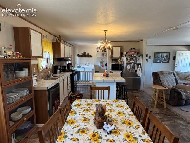 Image 12 of 39: Dining Area