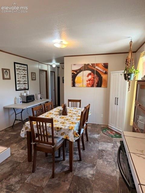 Image 16 of 39: Dining Area