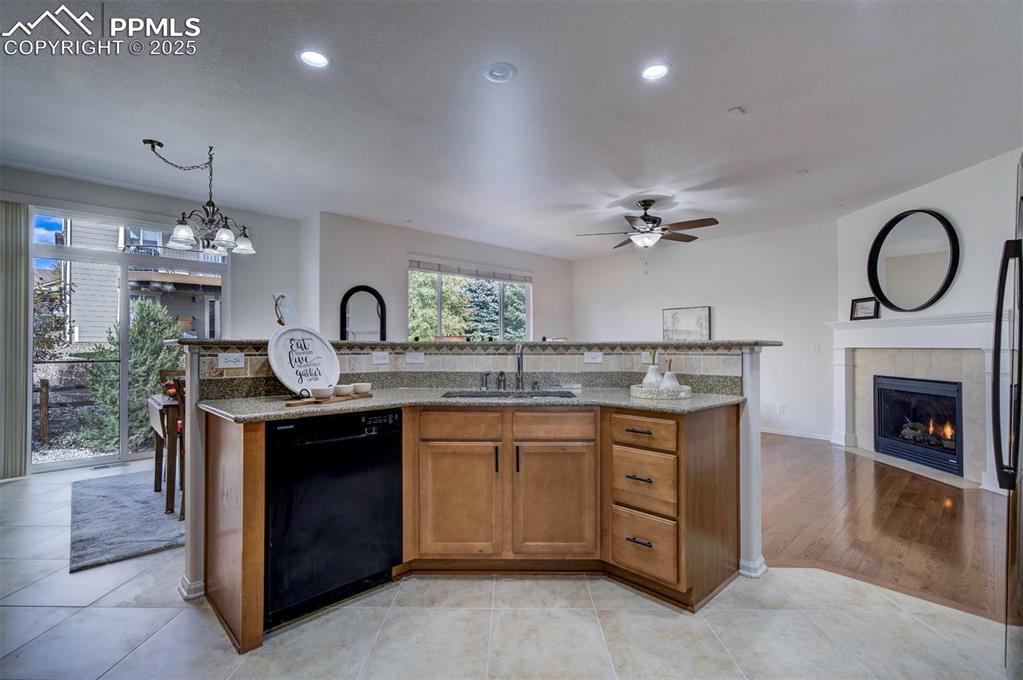 Image 11 of 38: granite counters