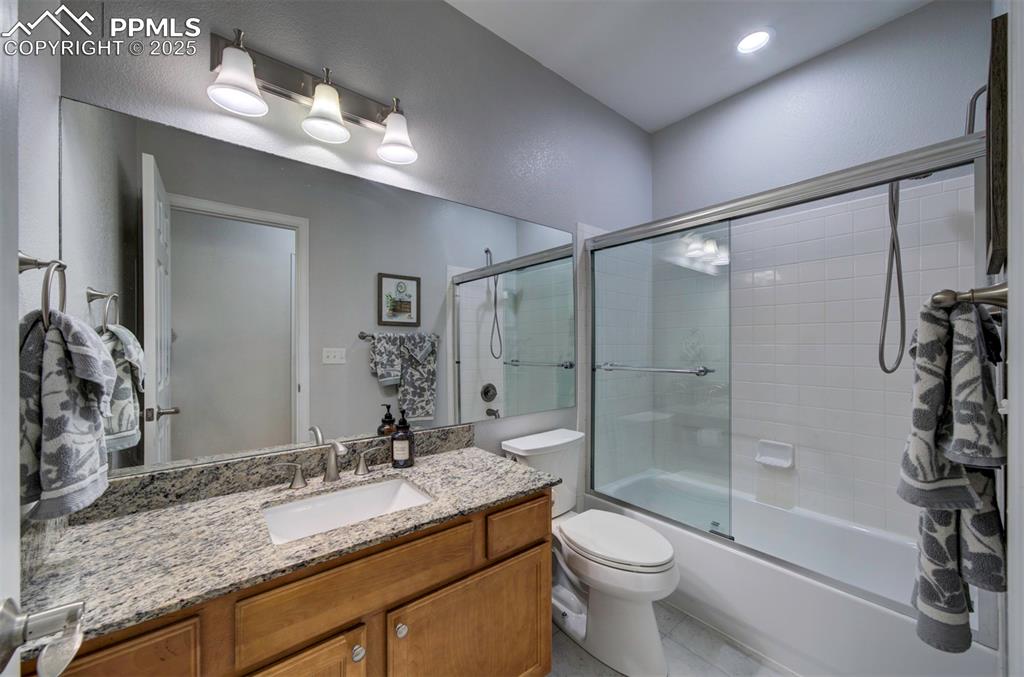 Image 21 of 38: full bath on main