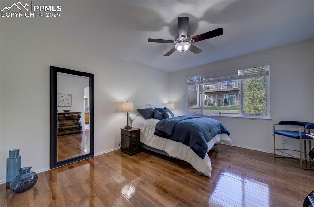 Image 22 of 38: real 3/4" hardwood flooring