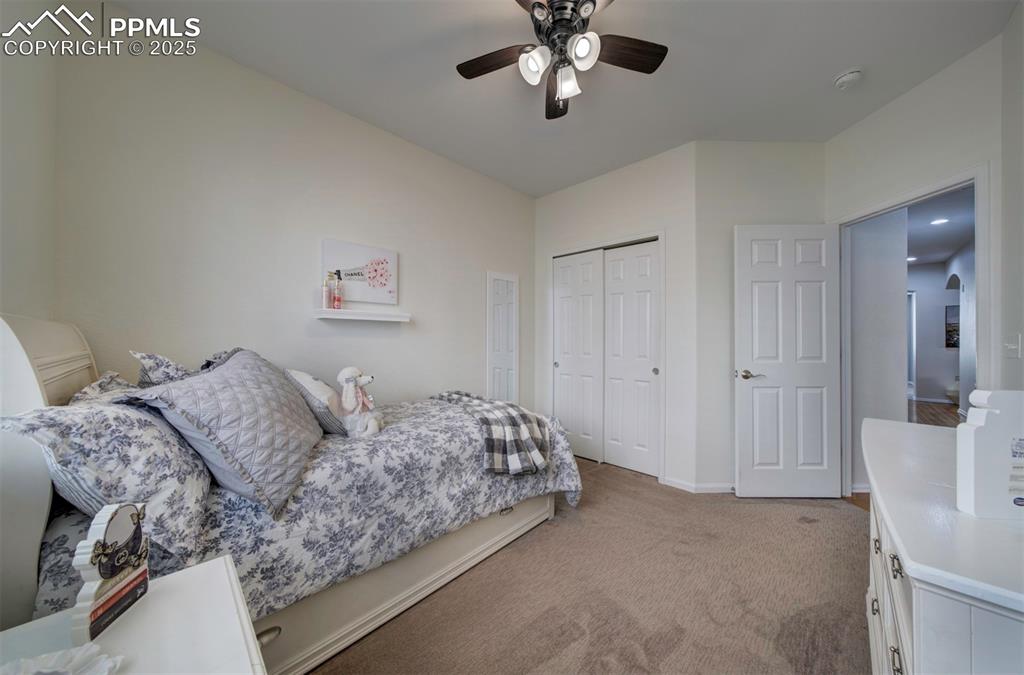 Image 28 of 38: Bedroom