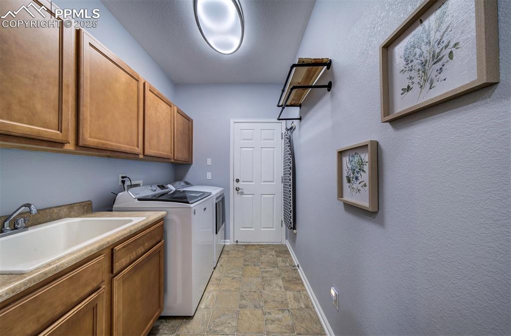 Image 30 of 38: Laurndry on main