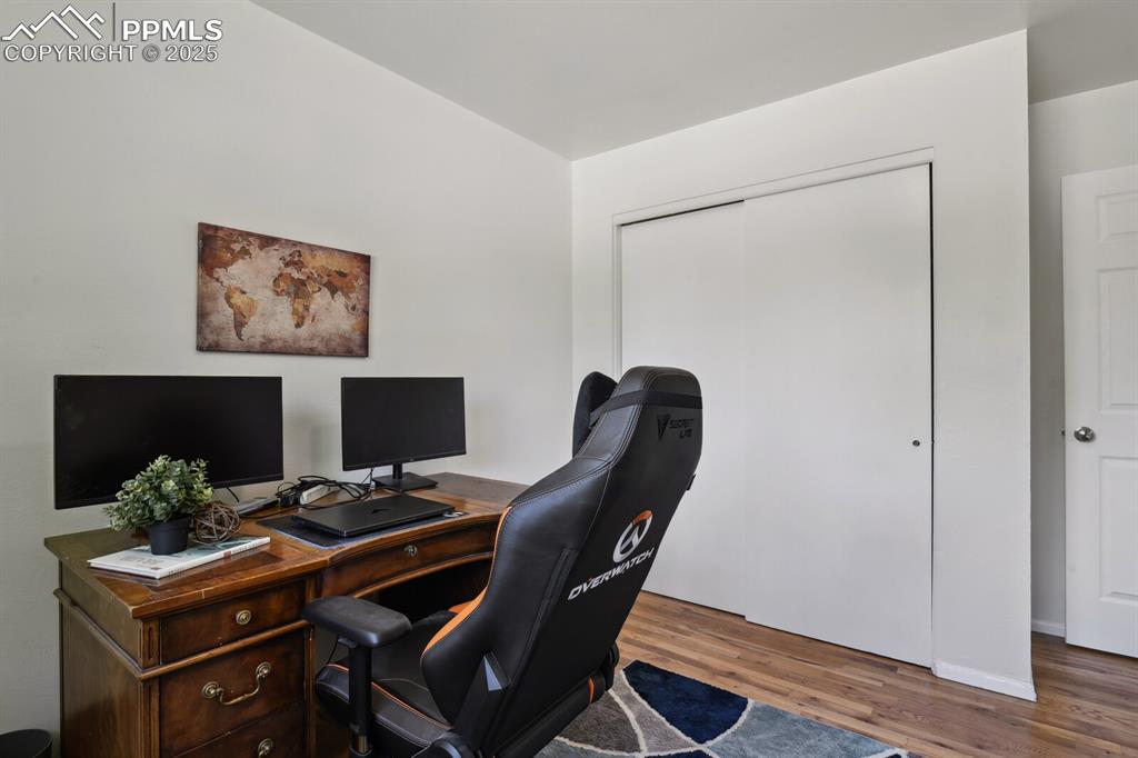 Image 12 of 29: Office