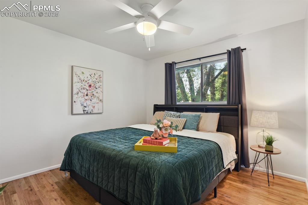 Image 13 of 29: Bedroom