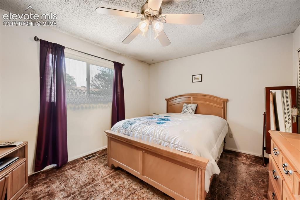 Image 12 of 28: Primary bedroom