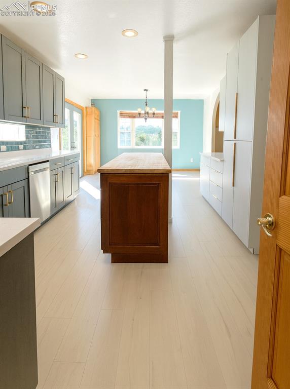 Image 13 of 49: Kitchen