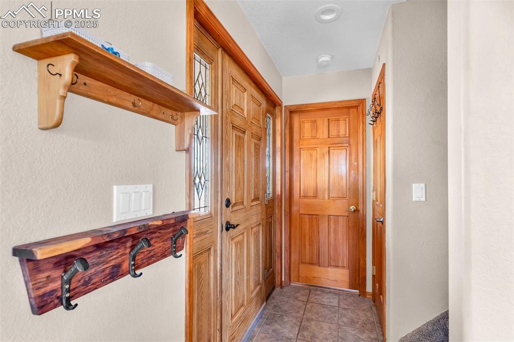 Image 7 of 49: Entry