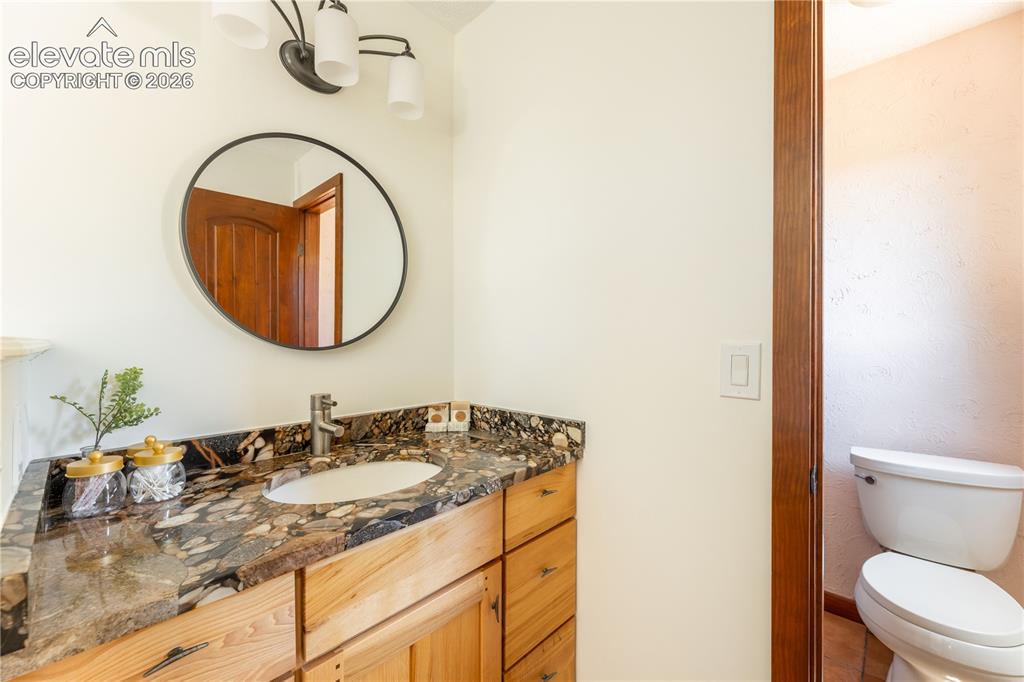 Image 19 of 50: Bathroom