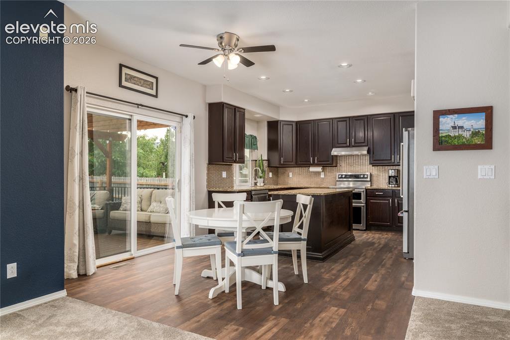 Image 10 of 38: Dining Room
