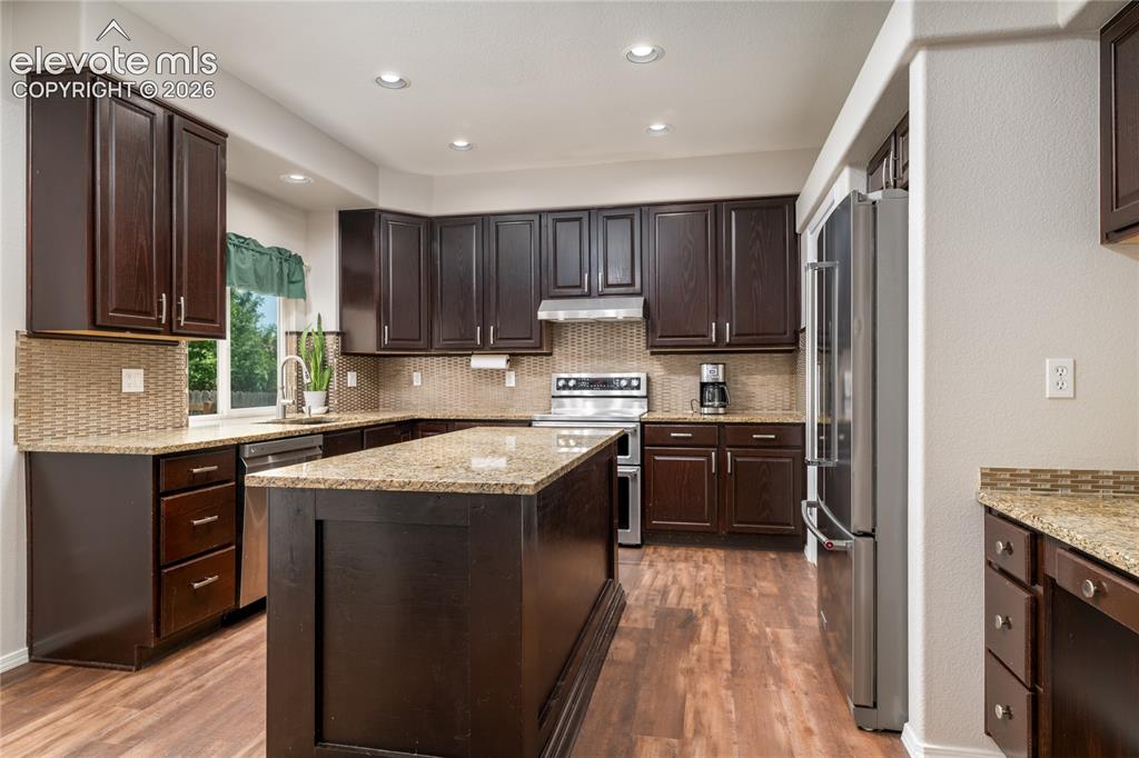 Image 6 of 38: Kitchen