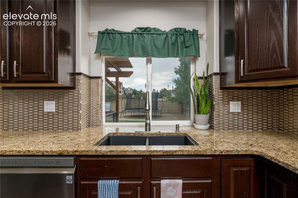 Image 7 of 38: Kitchen