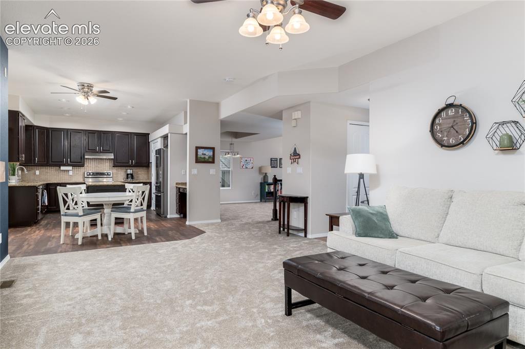 Image 9 of 38: Family Room