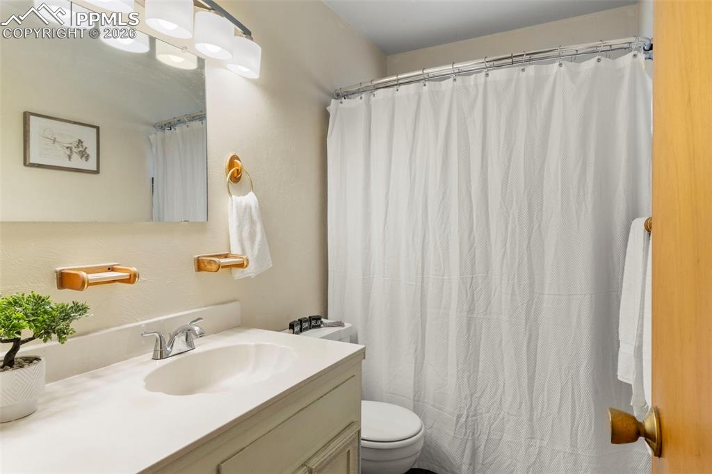 Image 12 of 29: Bathroom