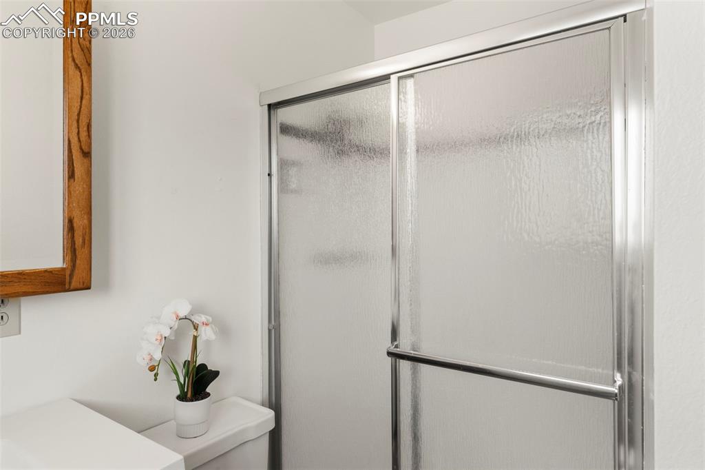 Image 15 of 29: Bathroom