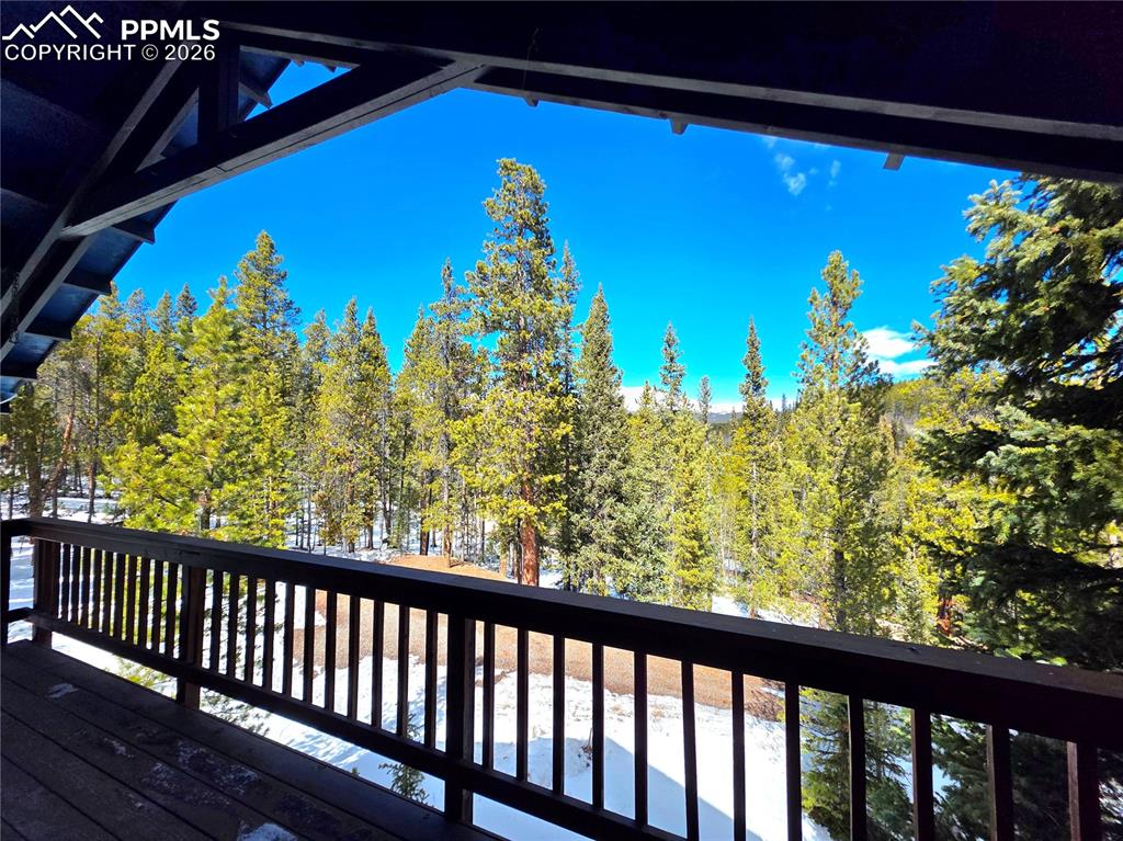 Image 11 of 40: Balcony