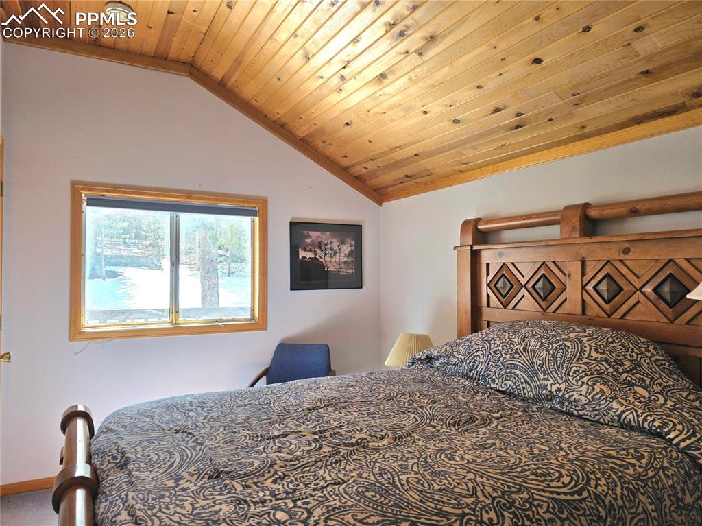 Image 19 of 40: Upper level