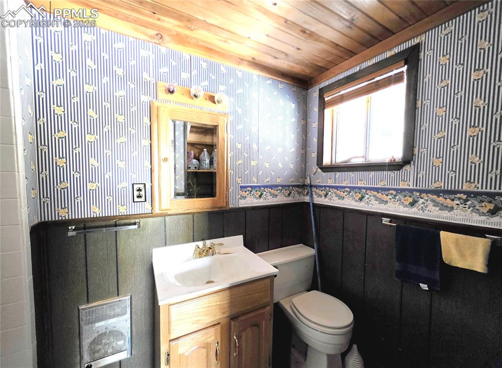 Image 30 of 40: 3/4 bath with shower on lower level