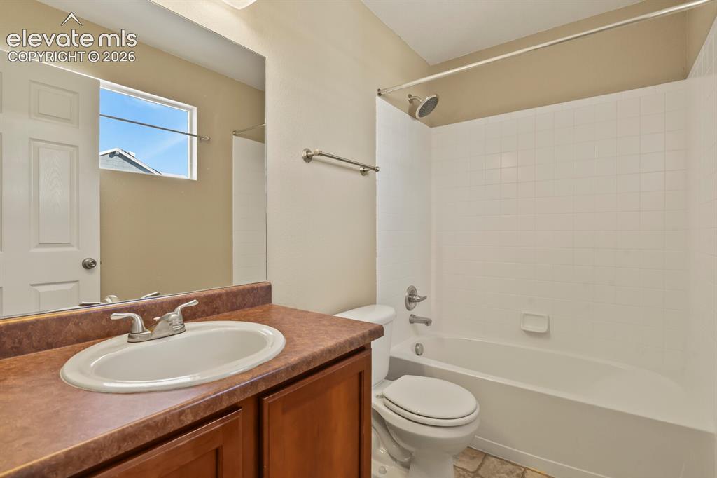 Image 23 of 30: En-suite to second bedroom