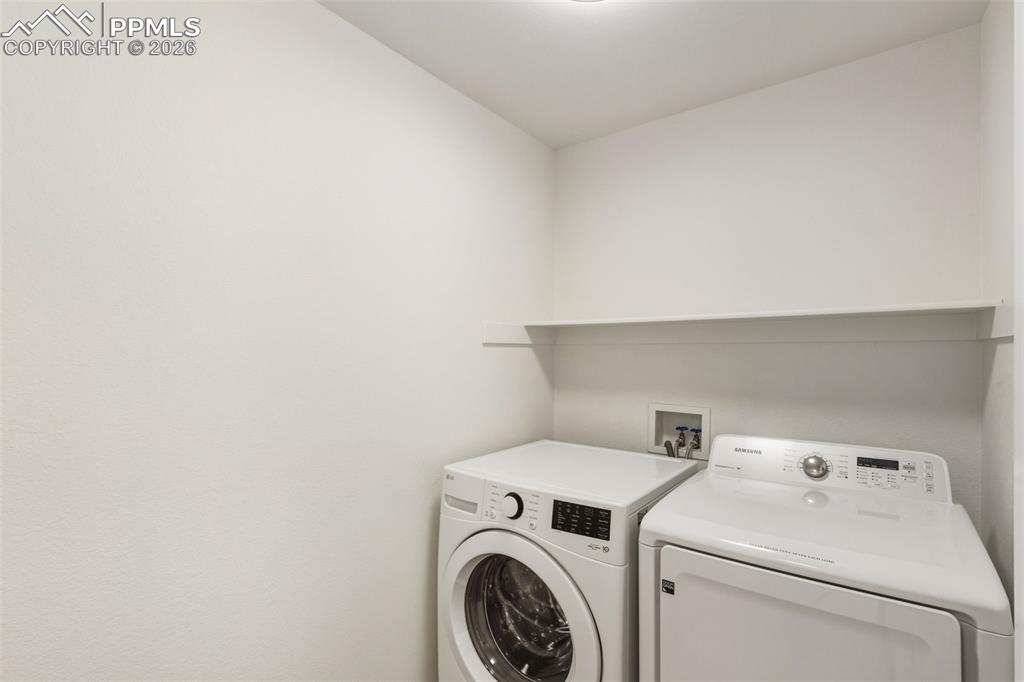 Image 26 of 35: Laundry