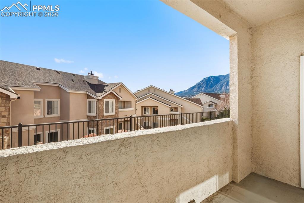 Image 27 of 35: Balcony